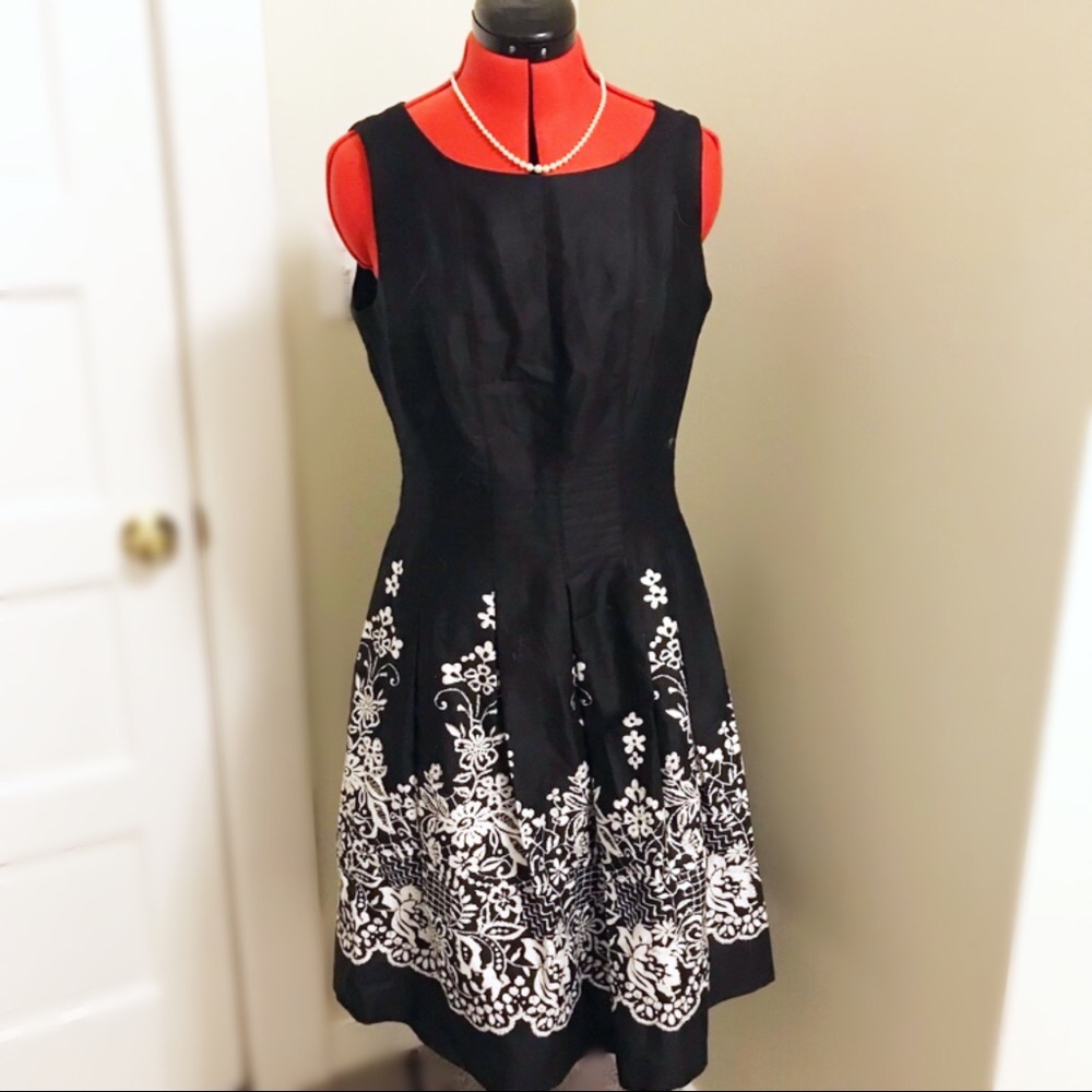 Leslie Fay Sleeveless Black & White Floral Dress
